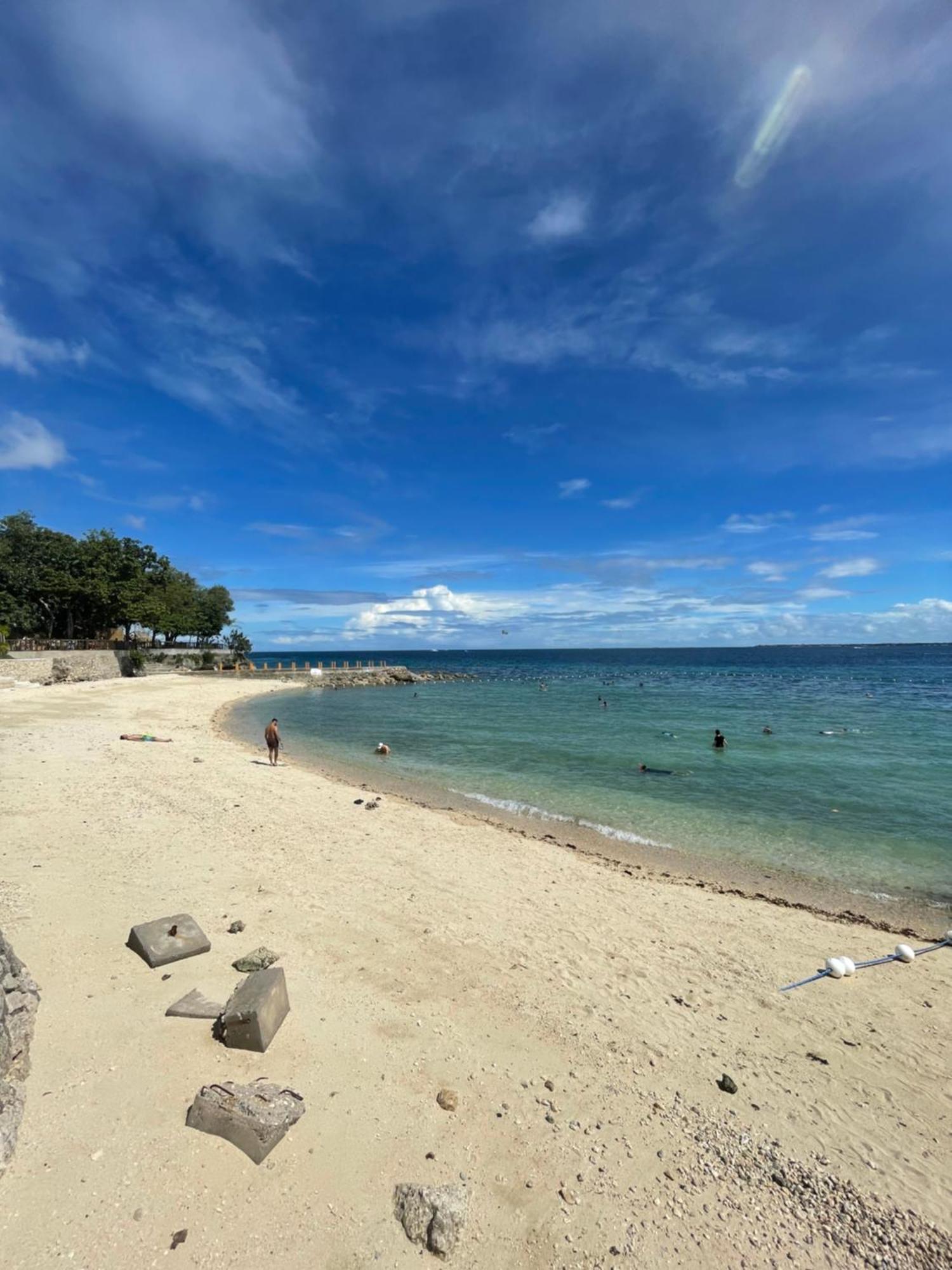 The Beach Suite At The Mactan Newtown Мактан Екстериор снимка